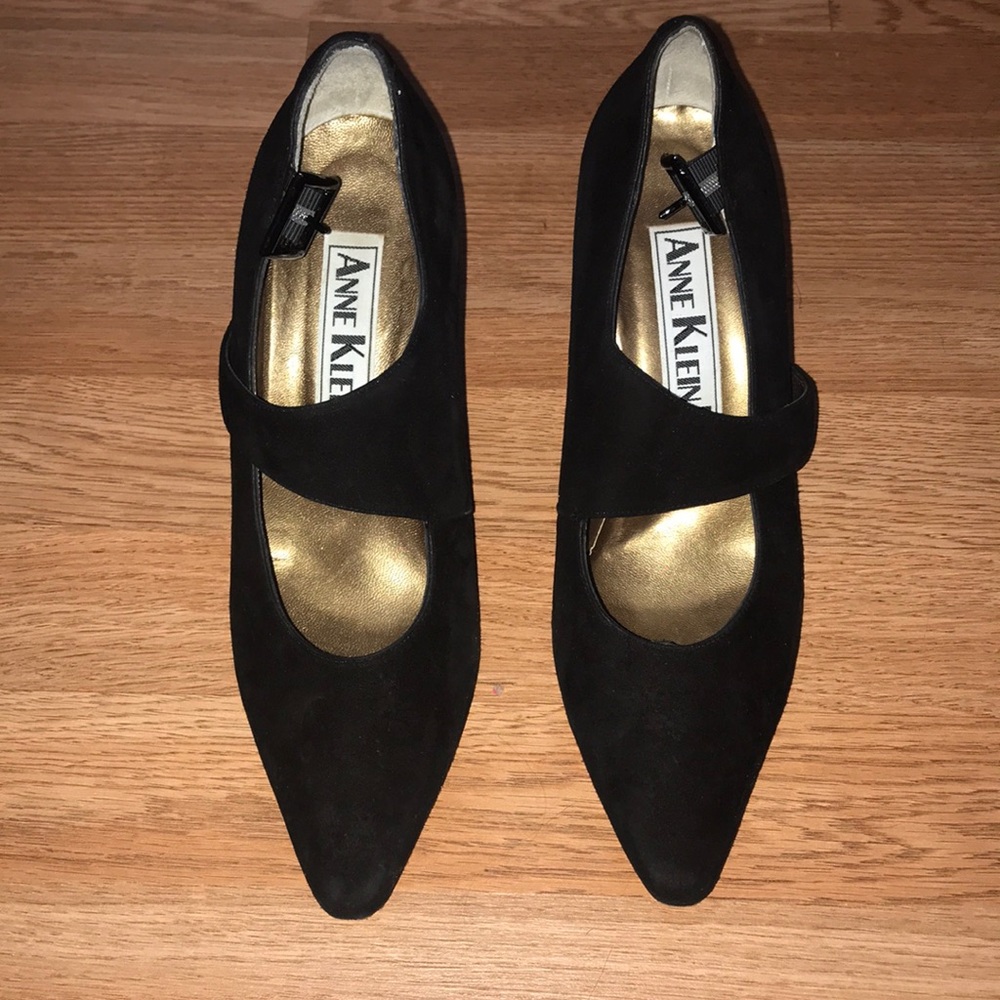 anne klein lol heels! only been worn 2 times